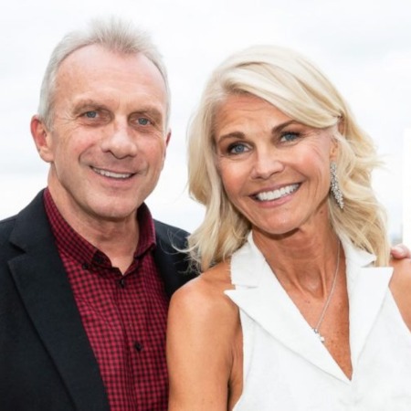 Joe Montana is married to Jennifer Wallace now.